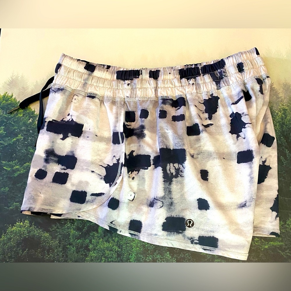 Lululemon woman’s shorts